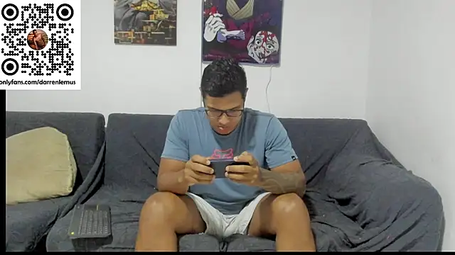Snapshot of Darren_hot2 chatting on October 22, 5:08 am Darren hot2 online show from October 22, 5:08 am