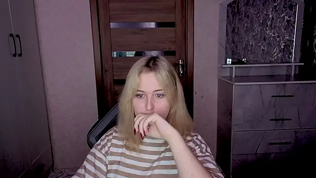 Kristy-Max online show from February 3, 3:59 am