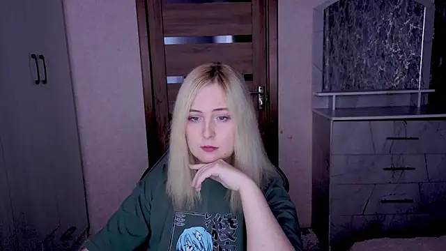 Kristy-Max online show from April 7, 8:53 pm