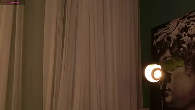 Snapshot of SunnyRisha chatting on November 16, 5:35 am SunnyRisha online show from November 16, 5:35 am