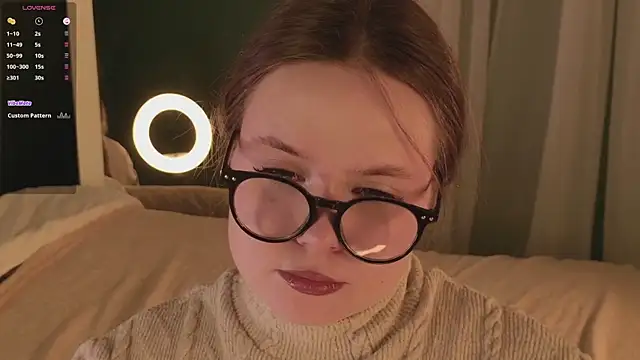 Snapshot of SunnyRisha chatting on November 21, 5:17 am SunnyRisha online show from November 21, 5:17 am