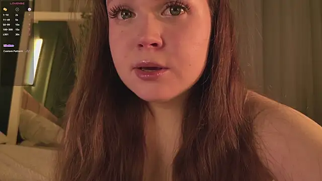 Snapshot of SunnyRisha chatting on November 30, 5:22 am SunnyRisha online show from November 30, 5:22 am