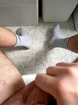 user 662 online show from February 22, 9:56 am