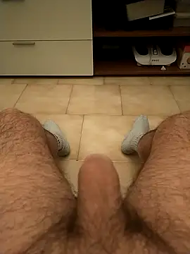 user 662 online show from March 18, 6:15 pm