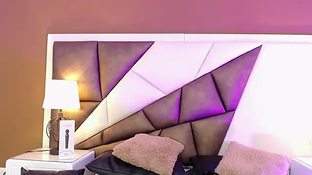 KarolandMichel online show from December 21, 5:51 pm