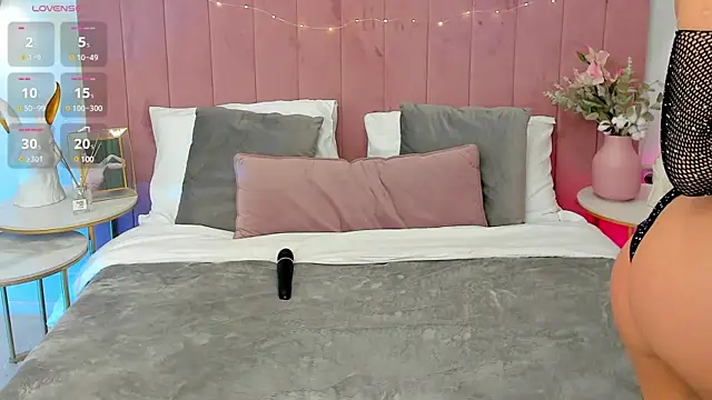 Snapshot of CherieDane chatting on February 23, 1:21 pm CherieDane online show from February 23, 1:21 pm