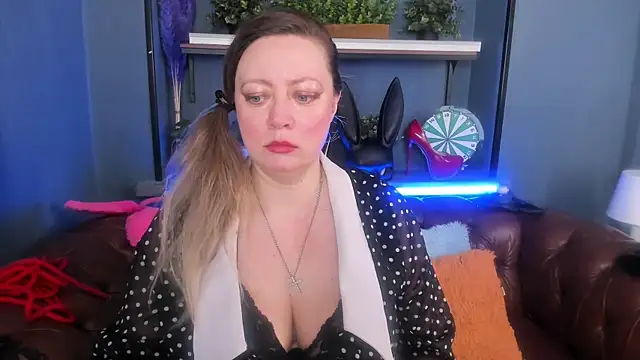 JesiaFoxi online show from February 14, 12:36 pm