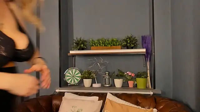 JesiaFoxi online show from March 7, 9:17 pm