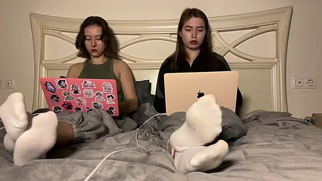 urmissalice online show from February 11, 5:29 pm