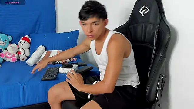 Tonny twink  online show from April 20, 2:25 am