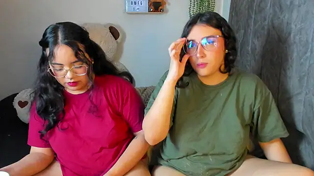 maddie-and-chelsea- online show from January 7, 5:04 pm