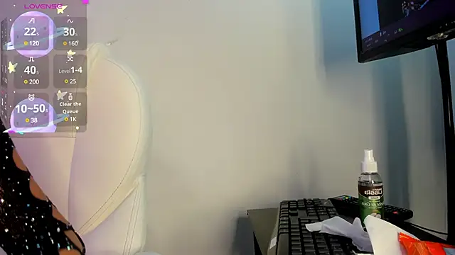 Snapshot of Giovanna_oliveira chatting on January 27, 8:40 am Giovanna oliveira online show from January 27, 8:40 am