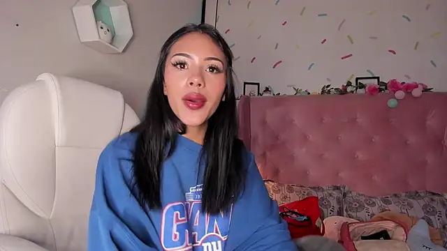 Snapshot of Giovanna_oliveira chatting on February 20, 11:09 am Giovanna oliveira online show from February 20, 11:09 am