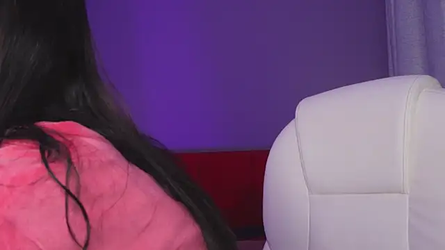 Snapshot of Giovanna_oliveira chatting on October 24, 5:59 am Giovanna oliveira online show from October 24, 5:59 am