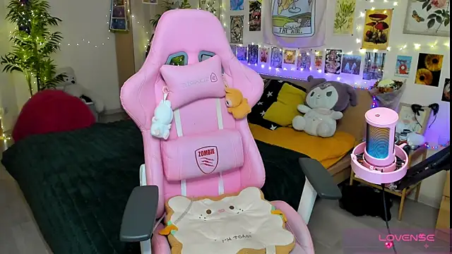 Sunny Elly online show from April 4, 6:22 am