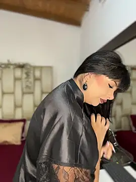 Alexa Miss online show from November 8, 7:12 pm