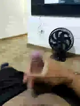 Snapshot of roladuraPr chatting on January 10, 2:25 am roladuraPr online show from January 10, 2:25 am