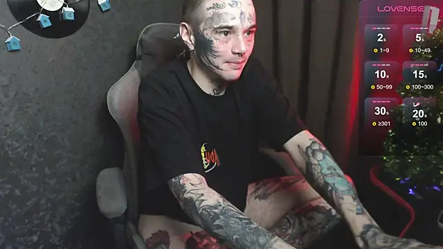 Snapshot of lonelycrystal chatting on December 25, 1:51 pm lonelycrystal online show from December 25, 1:51 pm