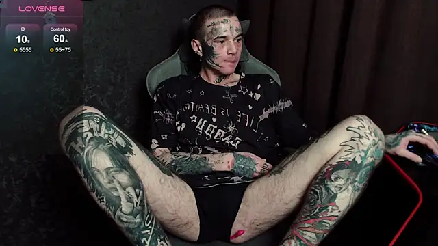 Snapshot of lonelycrystal chatting on October 2, 9:55 pm lonelycrystal online show from October 2, 9:55 pm