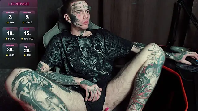 Snapshot of lonelycrystal chatting on November 6, 8:32 pm lonelycrystal online show from November 6, 8:32 pm