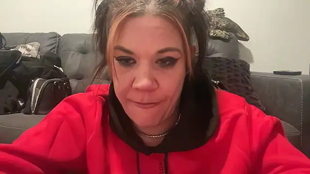 RavenRayyy online show from November 11, 6:46 am