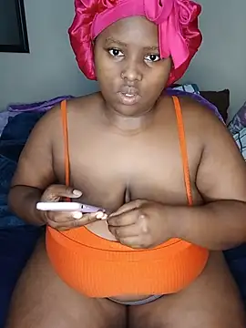 Snapshot of queenxdede chatting on May 15, 4:03 pm queenxdede online show from May 15, 4:03 pm
