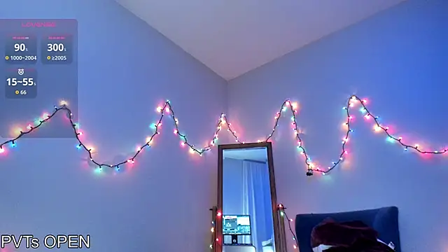 Snapshot of Peaches_N_Kreme chatting on December 1, 3:33 am Peaches N Kreme online show from December 1, 3:33 am