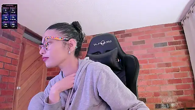 Snapshot of paulinabarnett- chatting on December 25, 1:42 am paulinabarnett- online show from December 25, 1:42 am