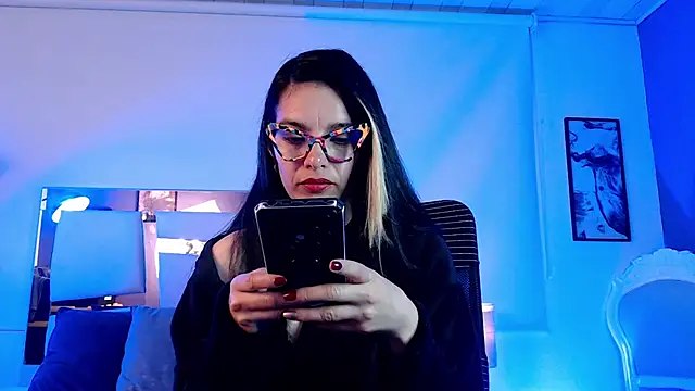 Snapshot of paulinabarnett- chatting on March 13, 11:51 am paulinabarnett- online show from March 13, 11:51 am