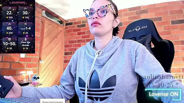 Snapshot of paulinabarnett- chatting on October 15, 2:50 pm paulinabarnett- online show from October 15, 2:50 pm