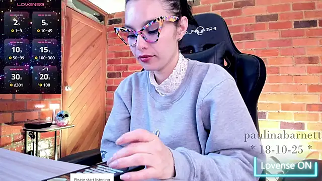 Snapshot of paulinabarnett- chatting on October 18, 7:53 am paulinabarnett- online show from October 18, 7:53 am