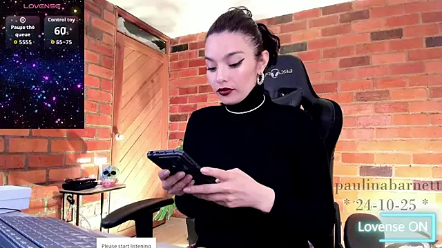 Snapshot of paulinabarnett- chatting on October 25, 3:47 am paulinabarnett- online show from October 25, 3:47 am