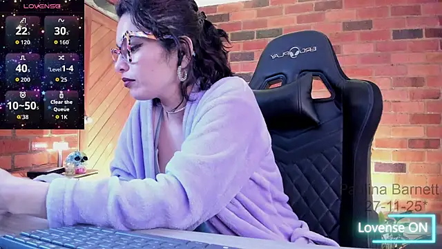 Snapshot of paulinabarnett- chatting on November 27, 8:16 am paulinabarnett- online show from November 27, 8:16 am