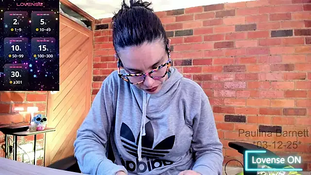 Snapshot of paulinabarnett- chatting on December 4, 4:55 am paulinabarnett- online show from December 4, 4:55 am