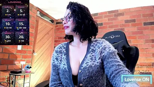 paulinabarnett- online show from December 15, 5:01 am