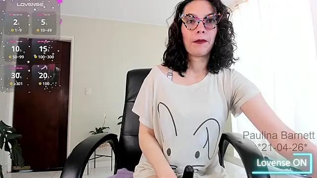 paulinabarnett- online show from April 21, 1:06 pm