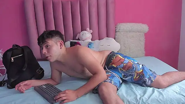 Snapshot of JustiinJazmin chatting on January 13, 7:42 pm JustiinJazmin online show from January 13, 7:42 pm