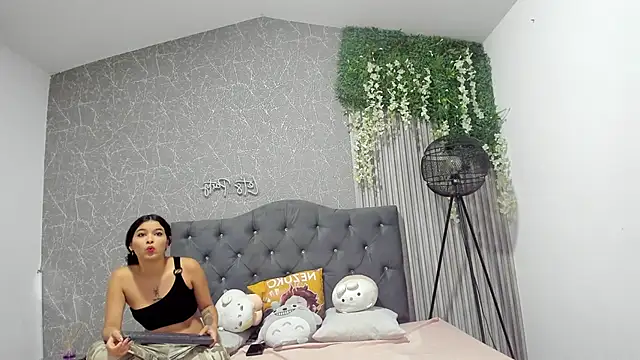 Snapshot of JustiinJazmin chatting on February 11, 6:22 pm JustiinJazmin online show from February 11, 6:22 pm