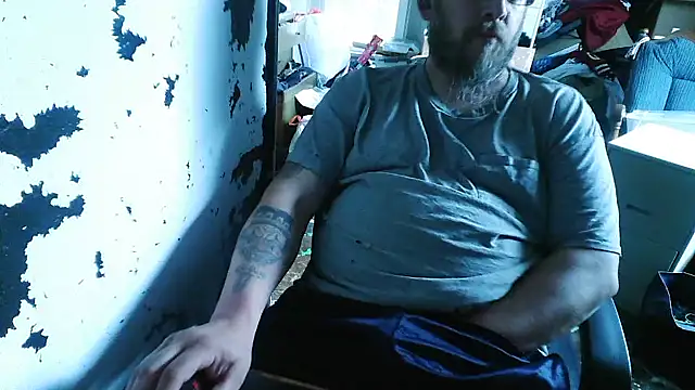 slickwill123 online show from April 18, 5:17 pm