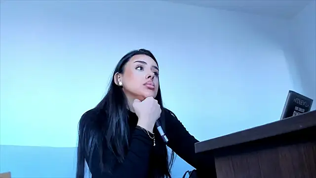 hornyemma   online show from January 8, 9:00 am