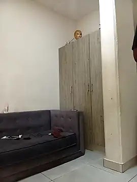 Snapshot of Cocowett chatting on March 11, 6:21 am Cocowett online show from March 11, 6:21 am