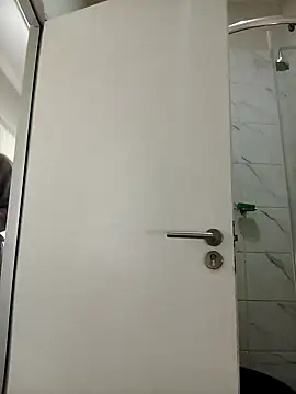 Snapshot of Cocowett chatting on September 10, 6:57 am Cocowett online show from September 10, 6:57 am