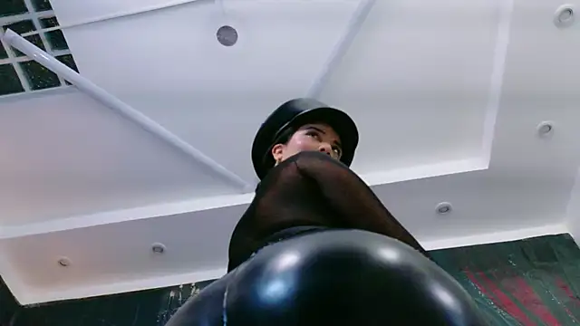 MeliizaQueen online show from April 24, 1:35 pm