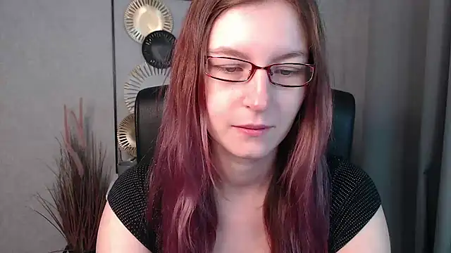 emmaxDelight online show from December 3, 6:26 am