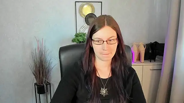 emmaxDelight online show from July 16, 5:24 am
