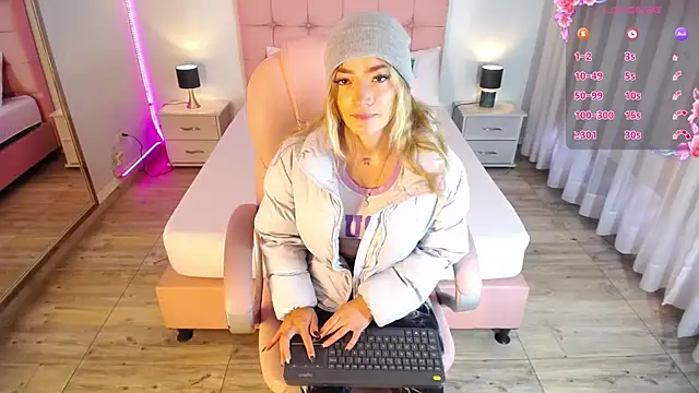 Snapshot of zoe_jones13 chatting on February 13, 11:50 am zoe jones13 online show from February 13, 11:50 am