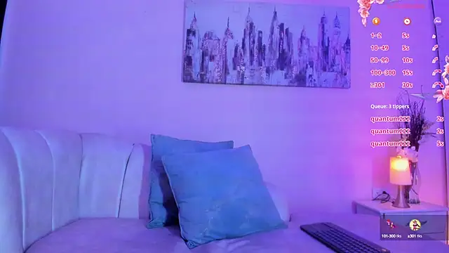 Snapshot of zoe_jones13 chatting on February 26, 3:32 am zoe jones13 online show from February 26, 3:32 am