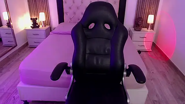 Snapshot of zoe_jones13 chatting on September 16, 3:18 am zoe jones13 online show from September 16, 3:18 am