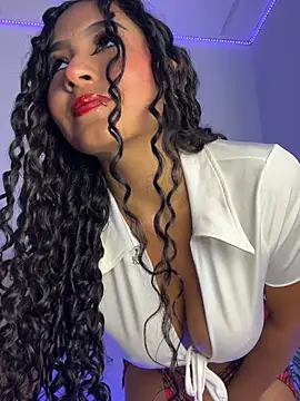 quianna  online show from March 30, 7:04 pm