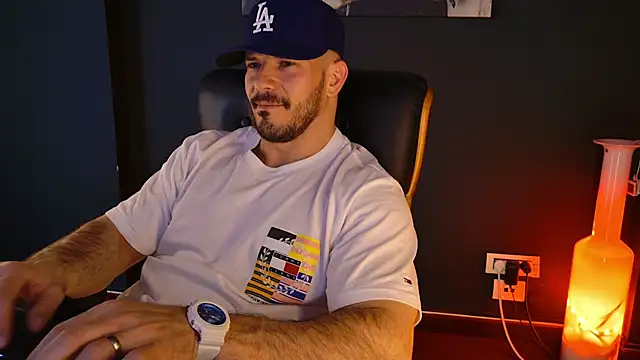 AngeloEric online show from April 1, 1:41 pm